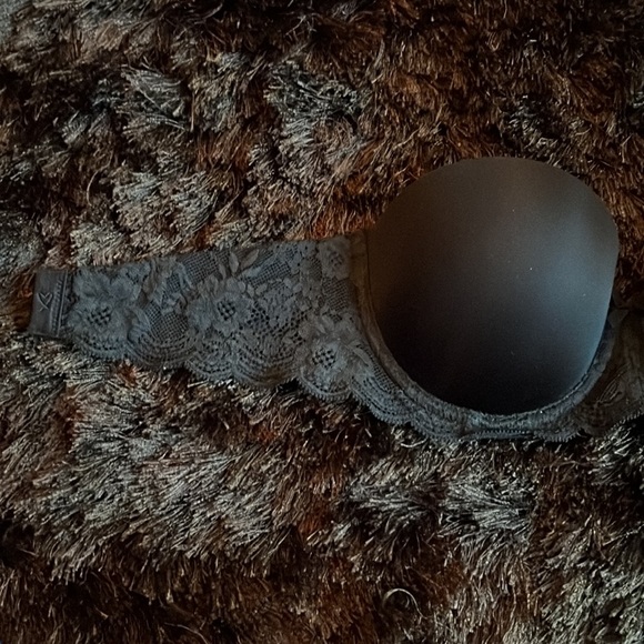 VICTORIA’S SECRET - Picture 2 of 7